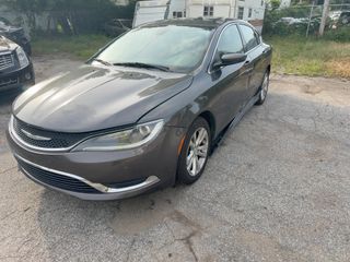 2015 Chrysler 200 Limited - Exterior Front Left Corner Image